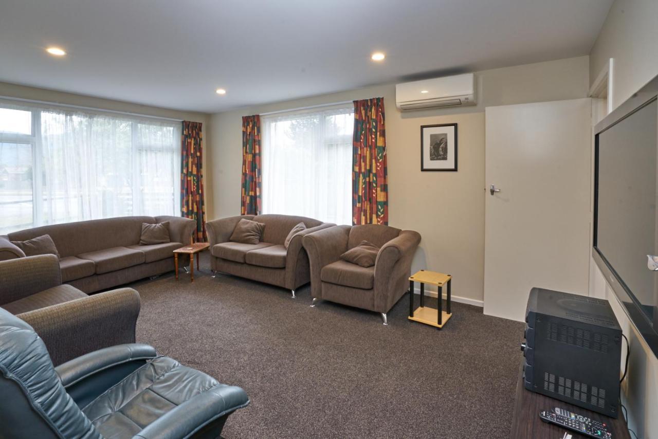 Accommodation Fiordland -The Three Bedroom House At 226A Milford Road Те-Анау Экстерьер фото
