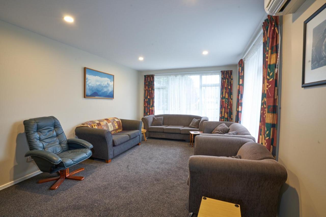 Accommodation Fiordland -The Three Bedroom House At 226A Milford Road Те-Анау Экстерьер фото