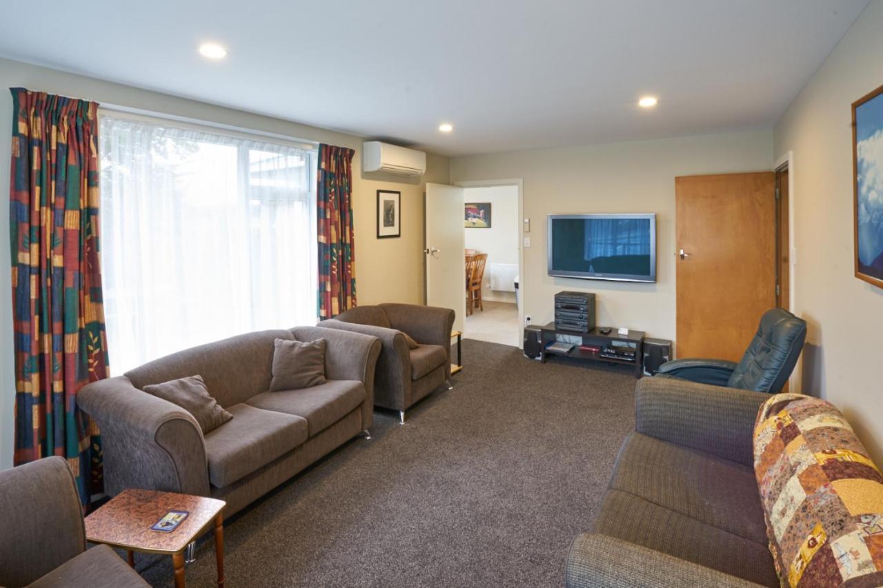 Accommodation Fiordland -The Three Bedroom House At 226A Milford Road Те-Анау Экстерьер фото