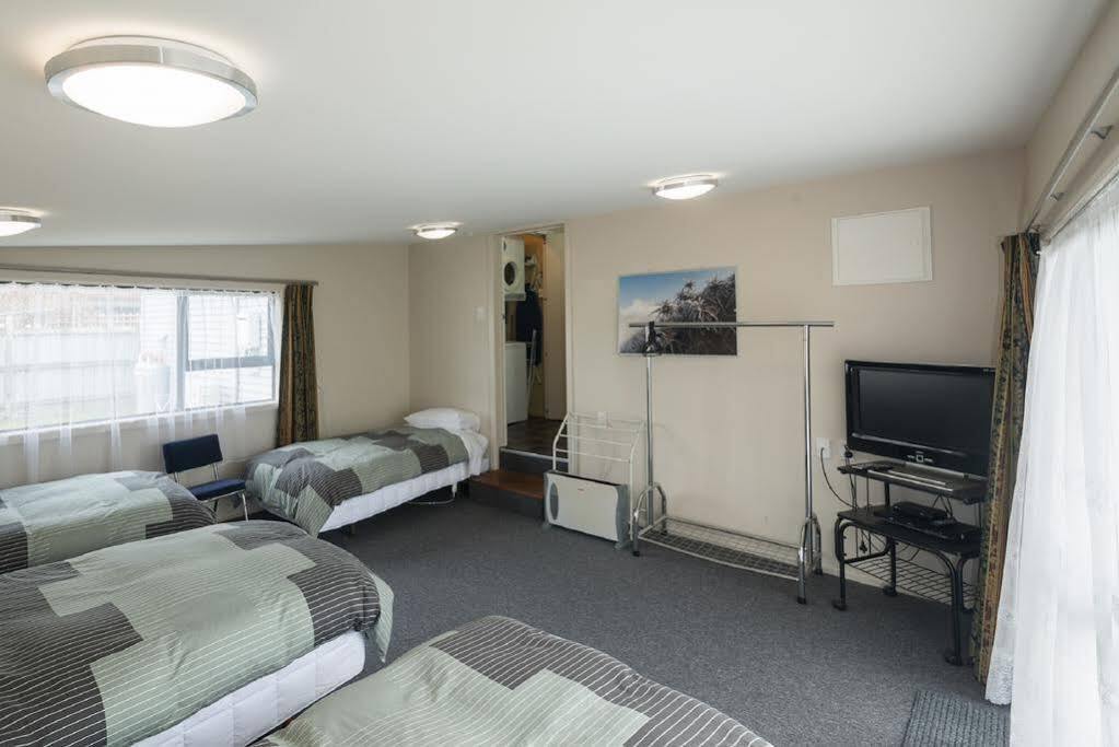 Accommodation Fiordland -The Three Bedroom House At 226A Milford Road Те-Анау Экстерьер фото